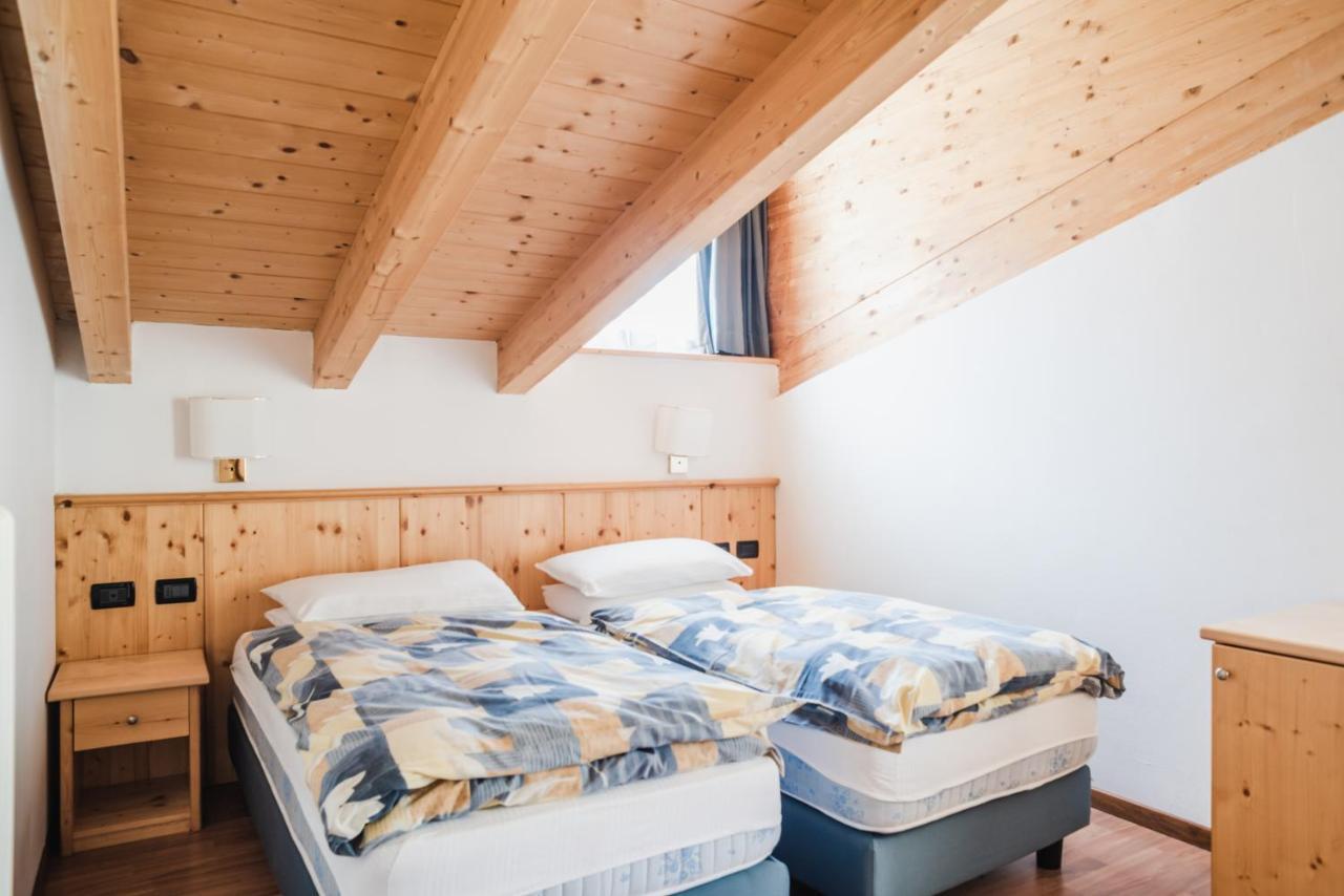 Residence Dolomia Pozza di Fassa Esterno foto