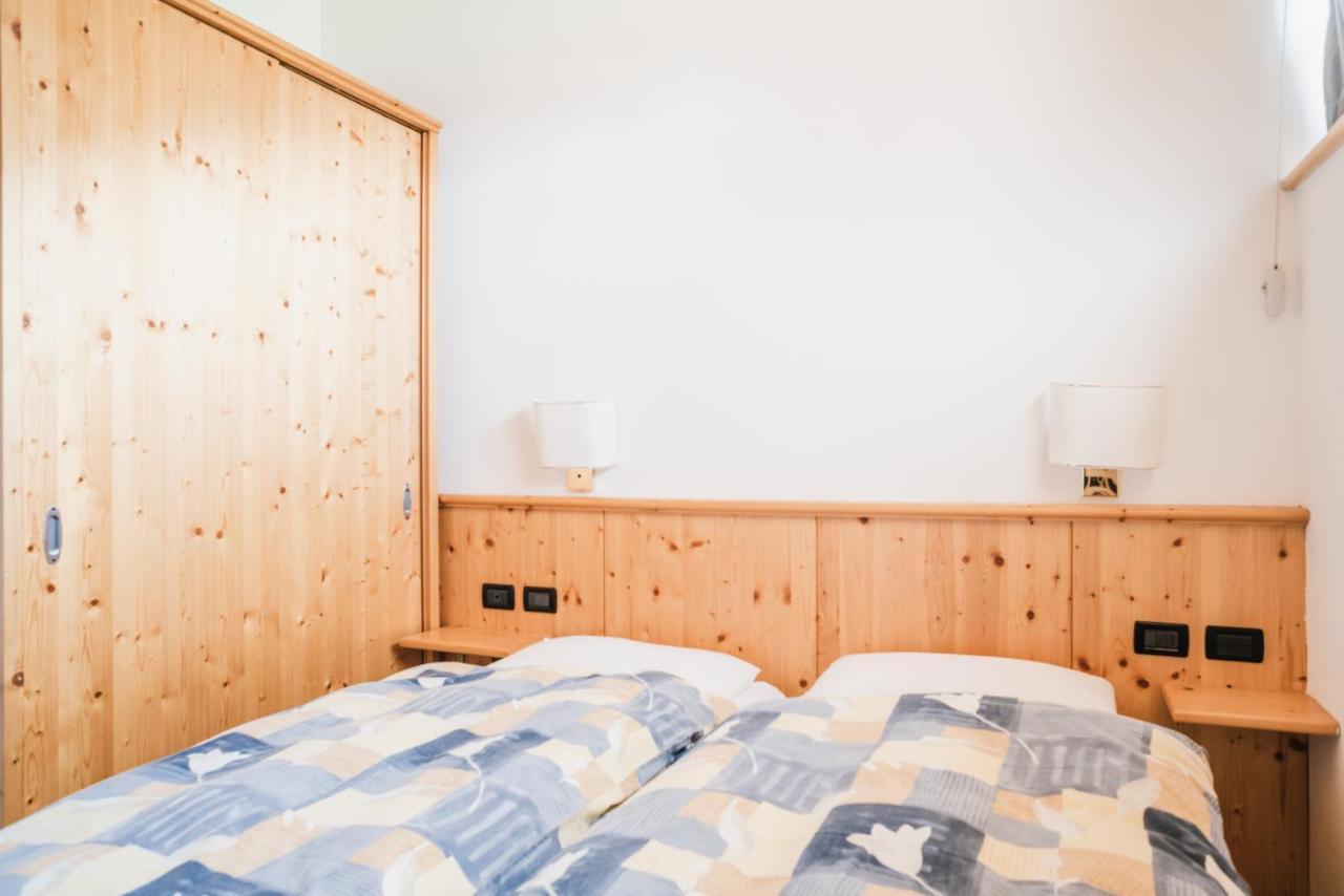 Residence Dolomia Pozza di Fassa Esterno foto
