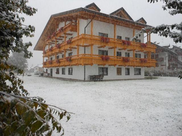 Residence Dolomia Pozza di Fassa Esterno foto