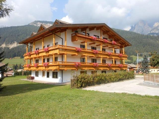 Residence Dolomia Pozza di Fassa Esterno foto