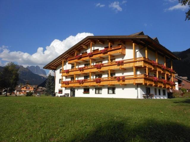 Residence Dolomia Pozza di Fassa Esterno foto